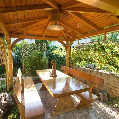 Apartment Gaestezimmer Fuer 2 Personen Ca 15 M In Novigrad, Adriakueste Kroatien Westkueste Von Istrien